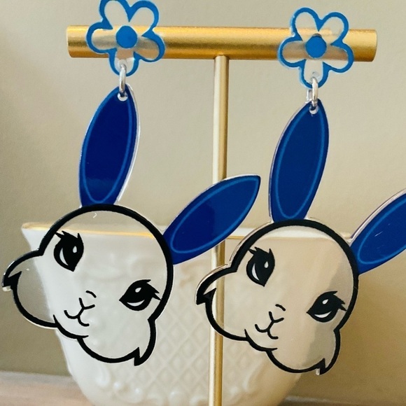 New Bunny & Flower Decor Stylish Cute Dangle Earrings - Picture 3 of 6